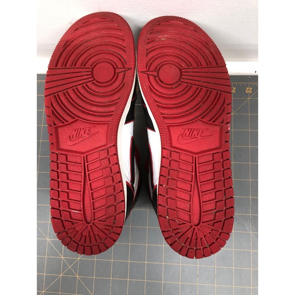 Air Jordan 1 Retro High OG GS Bloodline Size 5.5 Youth Women 7 w 575441-062 main image 8